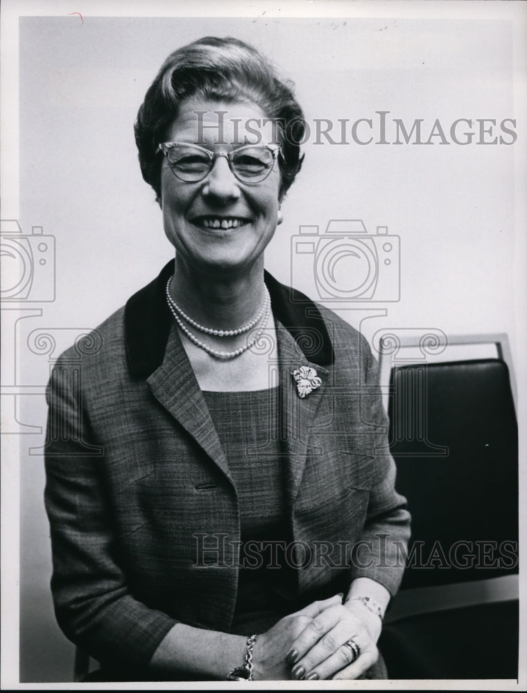 1966 Press Photo Mrs. Elsie Lawson, British Manufacturer - nee99490