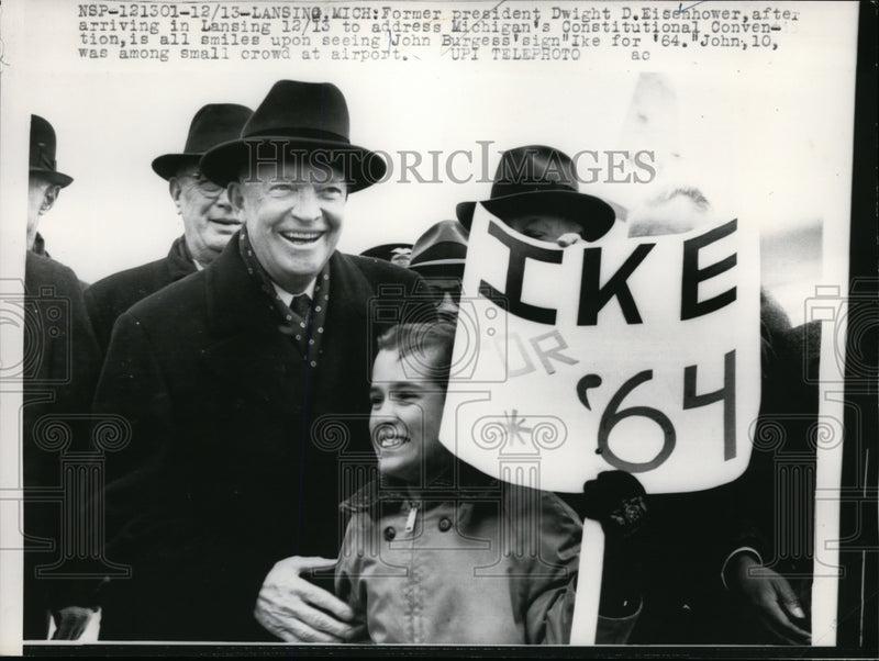 Load image into Gallery viewer, 1961 Press Photo Gen.Dwight Eisenhower arriving in Lansing, Michigan - nee99590
