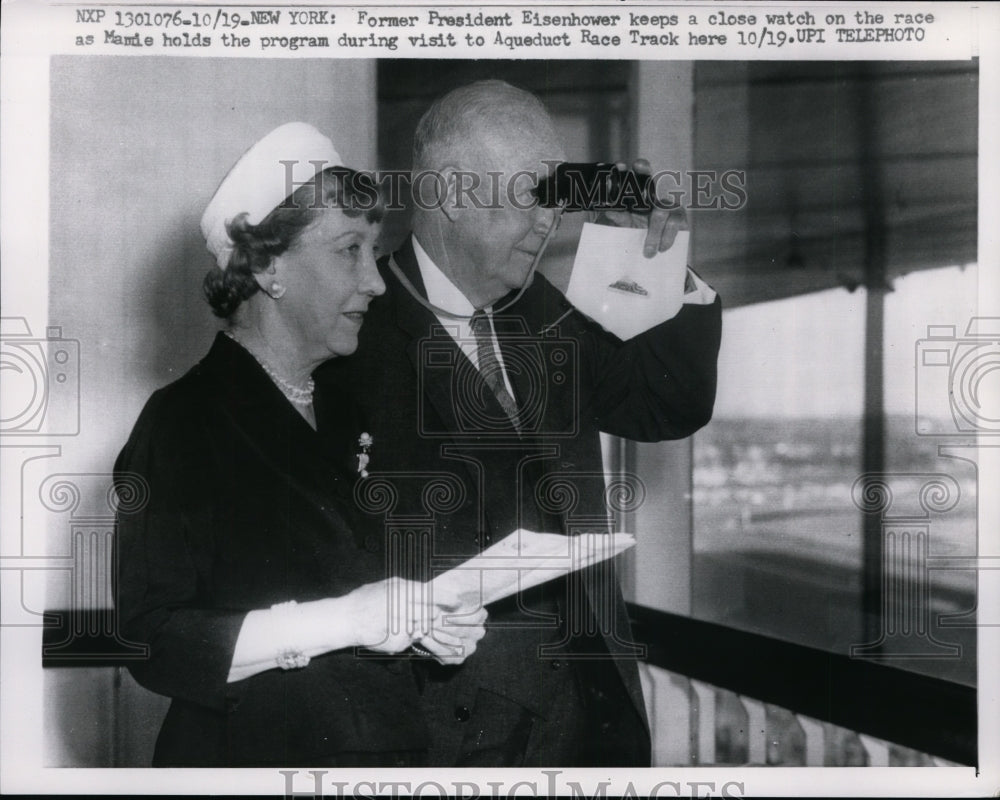 1961 Press Photo Dwight Eisenhower watched on the race at Aqueduct Race Track
