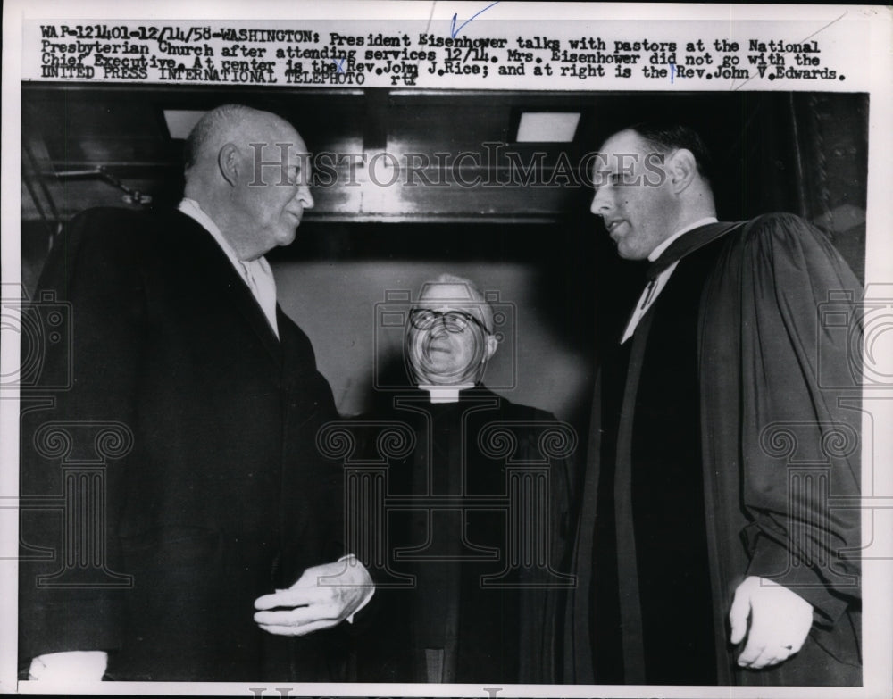 1958 Press Photo President Dwight D. Eisenhower with Presbyterian Pastors- Historic Images