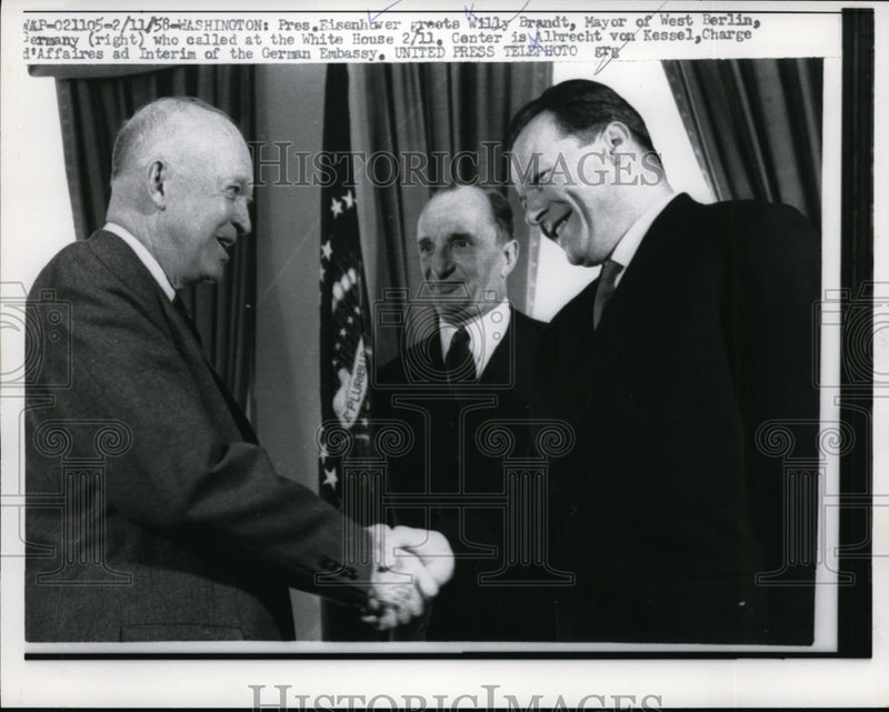 Load image into Gallery viewer, 1958 Press Photo Dwight D. Eisenhower, Willy Brandt, Albrecht von Kessel
