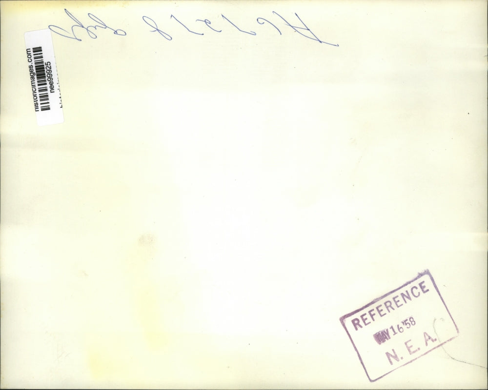 1958 Press Photo President Dwight D. Eisenhower Admires Rosenthal Lion Statue