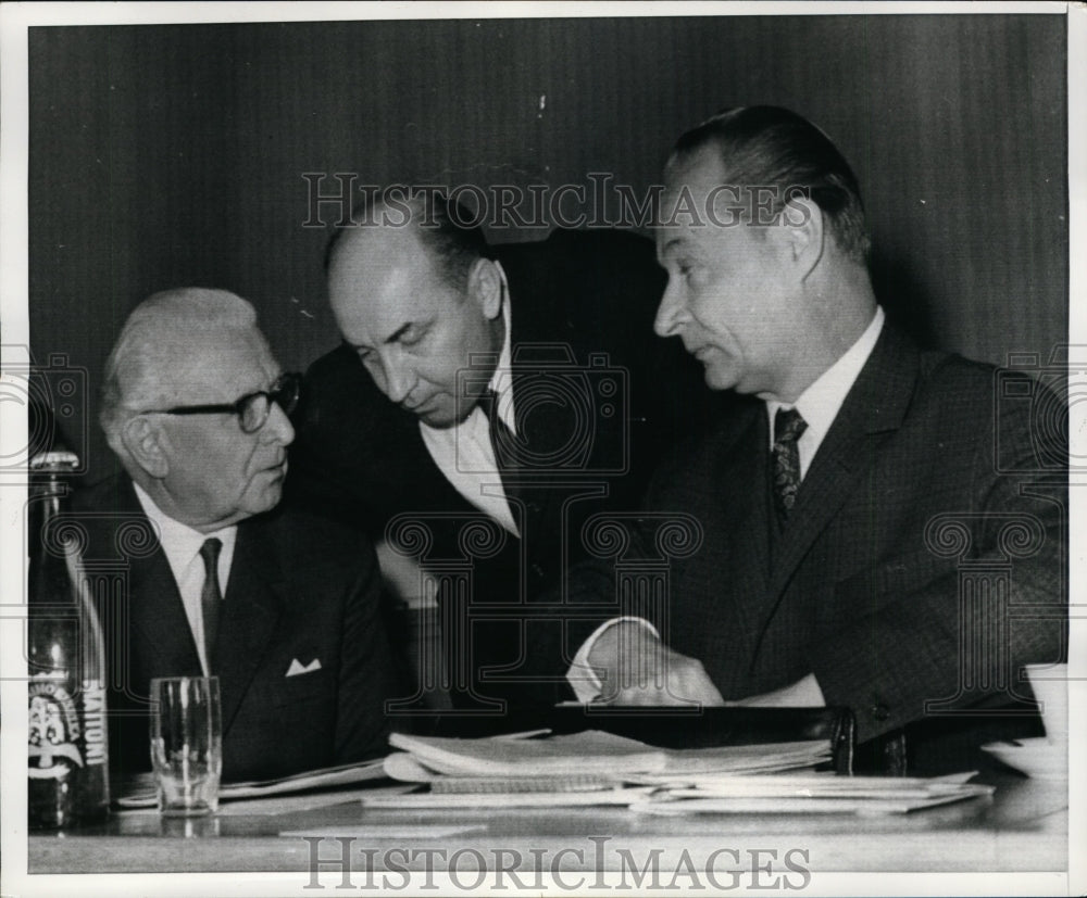 1968 Press Photo President Ludyik Svoboda Premier Oldrich Carnik & Dubcak