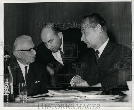 1968 Press Photo President Ludyik Svoboda Premier Oldrich Carnik & Dubcak