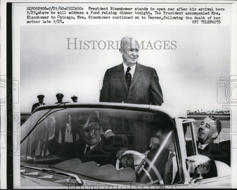Load image into Gallery viewer, 1960 Press Photo President Eisenhower stands in open car - nef00562
