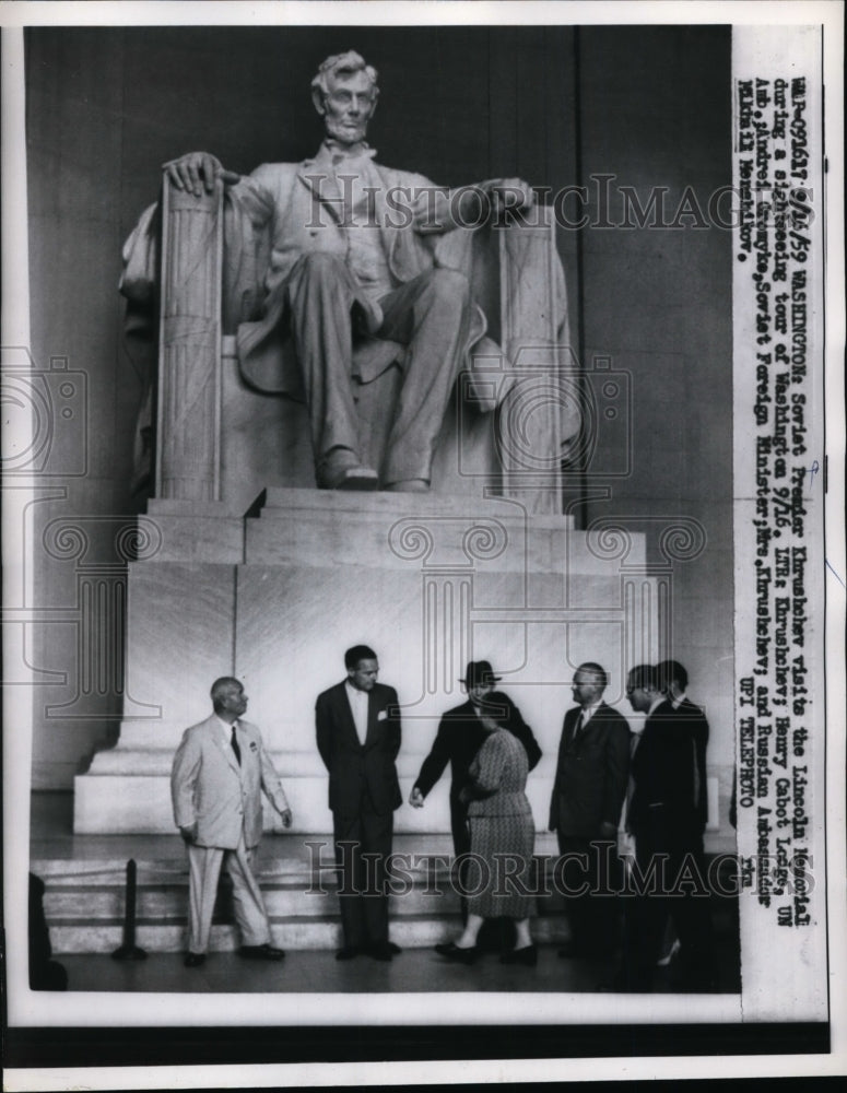 Load image into Gallery viewer, 1959 Press Photo Soviet Premier Khrushchev visits Lincoln Memorial - nef00958
