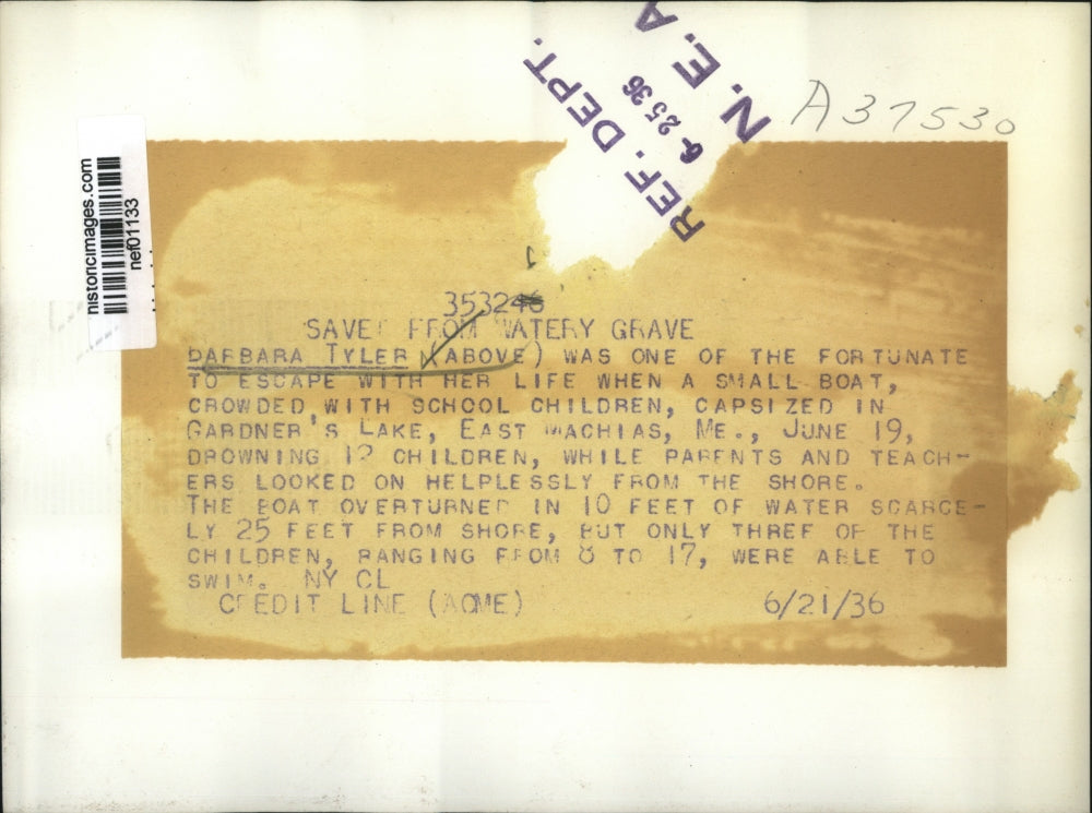 1936 Press Photo Barbara Tyler escapes boat capsizing on Gardners Lake