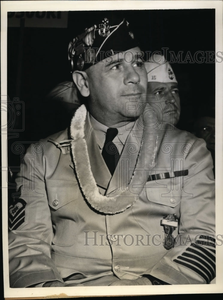 Load image into Gallery viewer, 1942 Press Photo PI Murphy Hawaiian delegate to American Legion Convention

