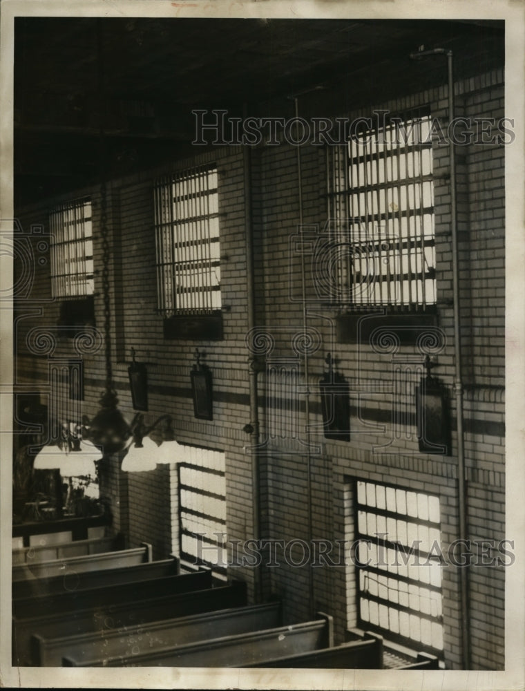 1937 Press Photo Barred windows in county jail chapel - nef01277