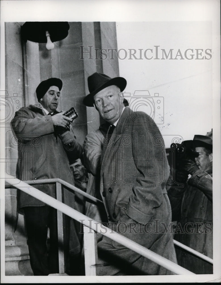 1955 Press Photo President Eisenhower at Gettysburg Post Office - nef01279