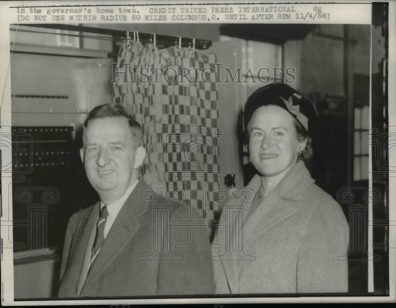 Load image into Gallery viewer, 1958 Press Photo Ohio Governor C. William O'Neill and Wife - nef01586
