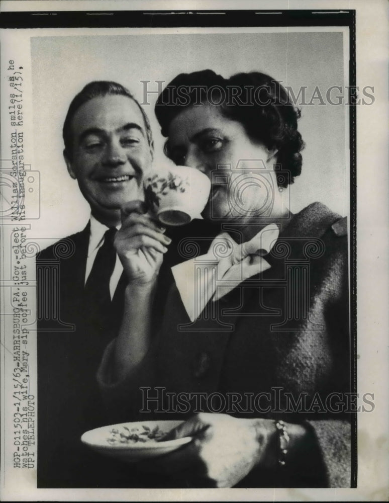 1963 Press Photo Pennsylvania Governor William Scranton & Wife Mary - nef02035