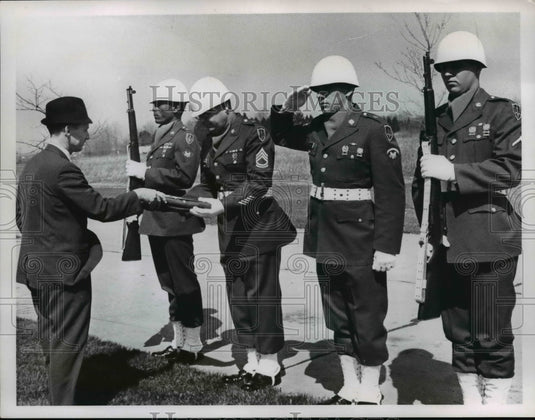 1968 Press Photo Troopers at armory in Painsville OH - nef02407