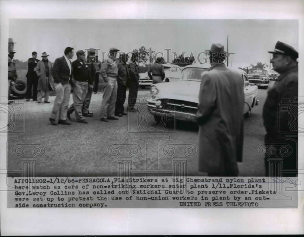 1956 Press Photo Strikers at Chemstrand Nylon Plant, Pensacola Florida