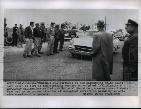 1956 Press Photo Strikers at Chemstrand Nylon Plant, Pensacola Florida