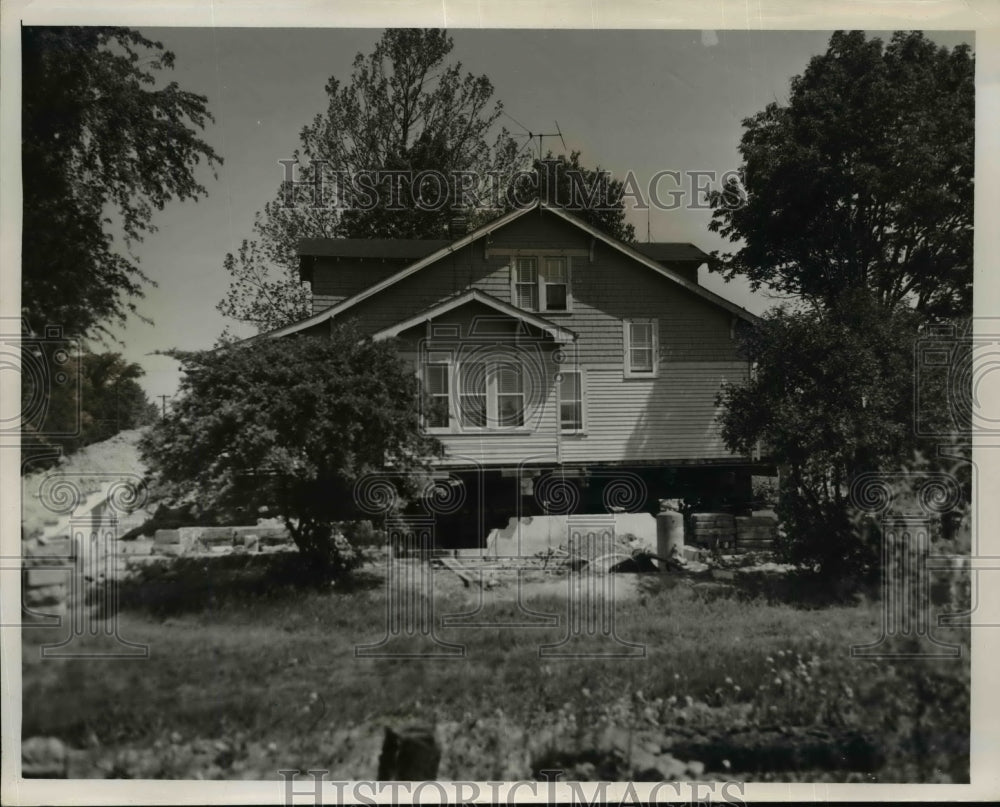 1953 Press Photo Residence of Charles Vyhnalex 15641 State Rd North Royalton