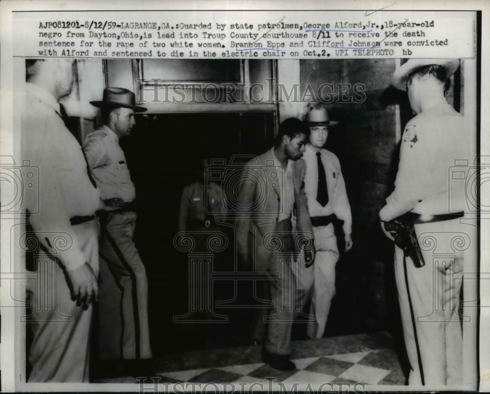 1959 Press Photo George Alford, Jr. Being Lead Into County Courthouse
