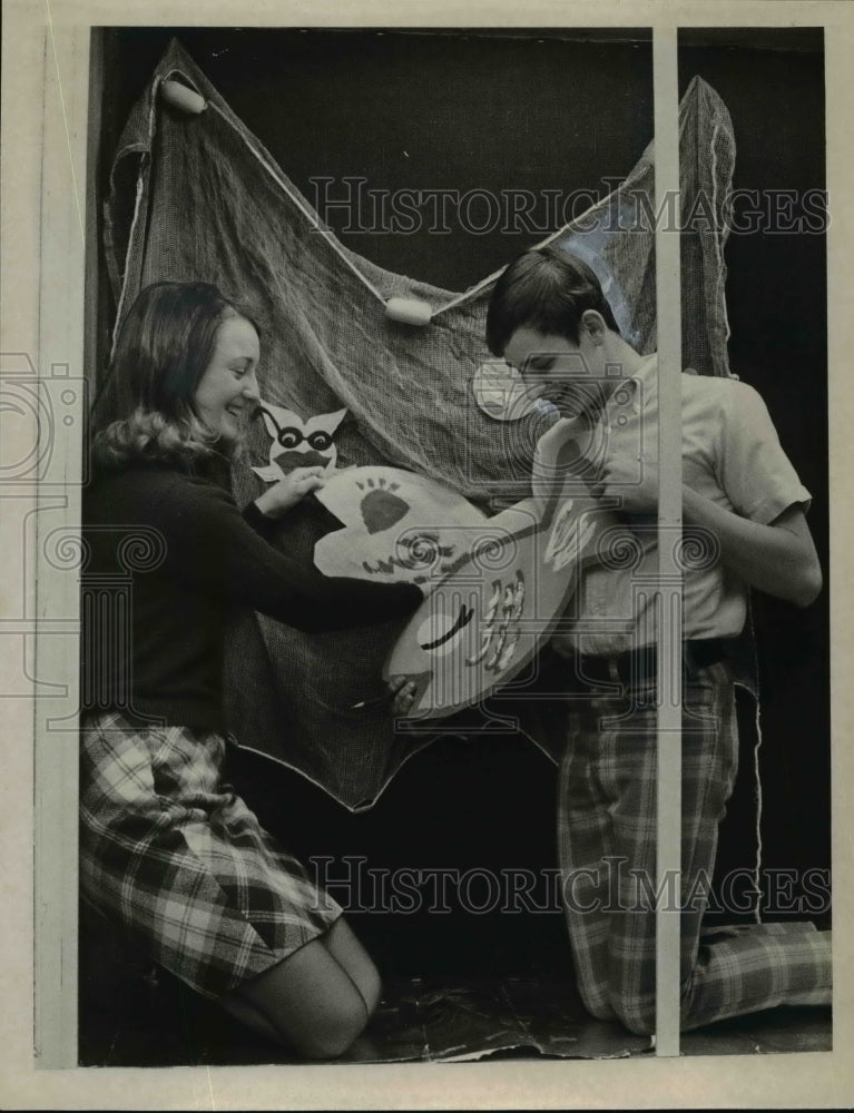 Load image into Gallery viewer, Press Photo Debbie Naughton Mike Lazuka of Riverside High School - nef03001
