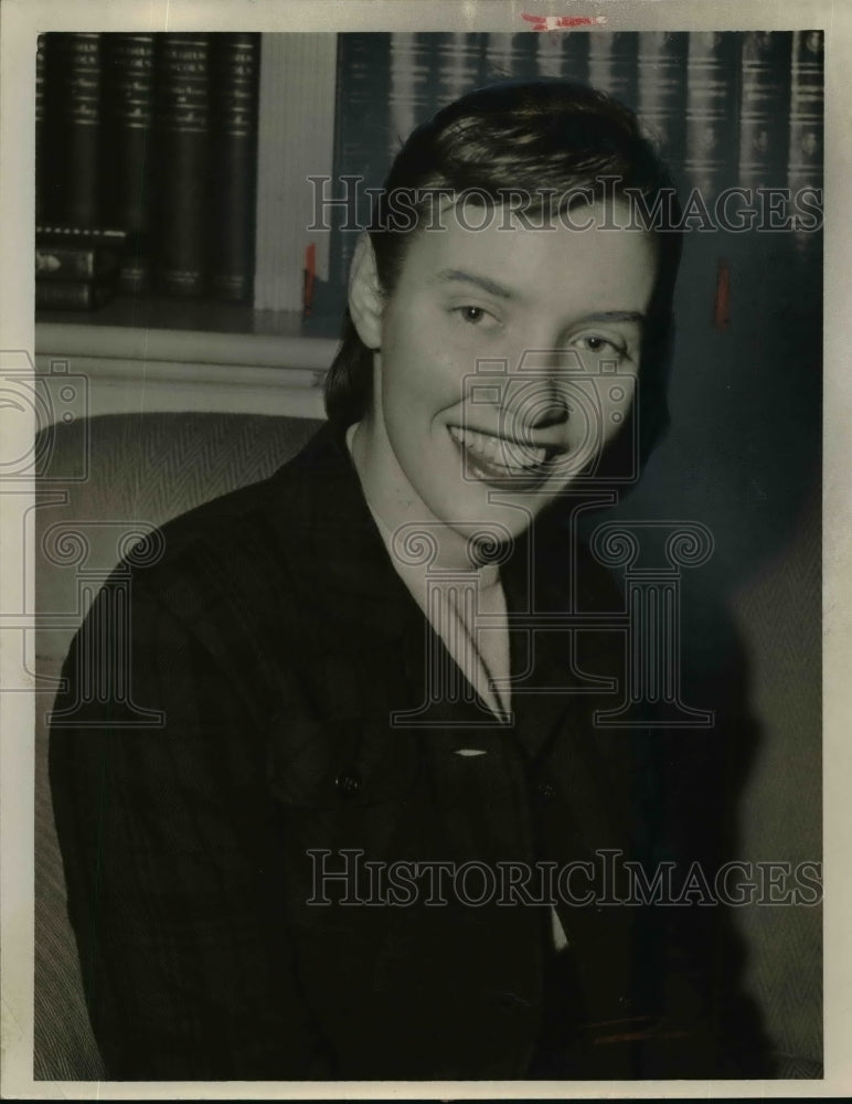 1954 Press Photo Luvian Moore 21 of 2564 Berkshire Rd - nef03013