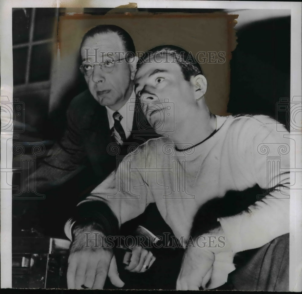 1950 Press Photo William Trew, Seen With His Lawyer, Surrendered To Authorities