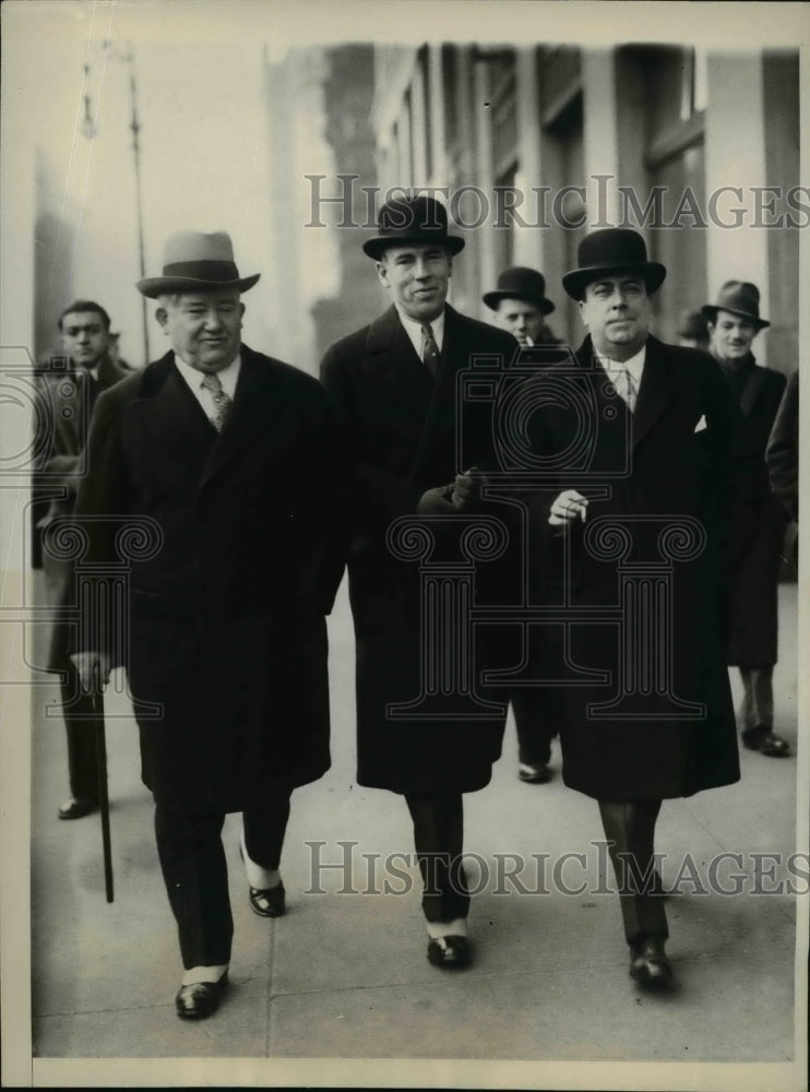 1931 Press Photo Attorney Martin Littleton Detective Bill Sullivan - nef03293