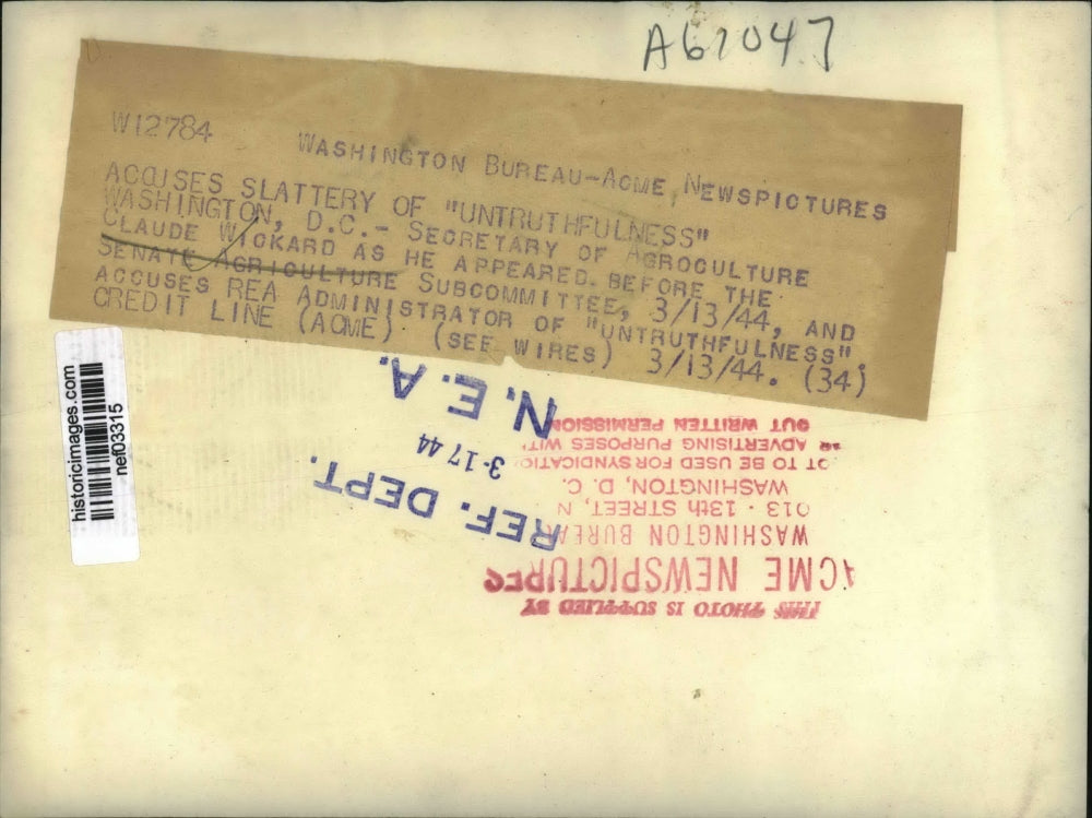 1944 Press Photo Agriculture Secretary Claude Wickard appears before committee