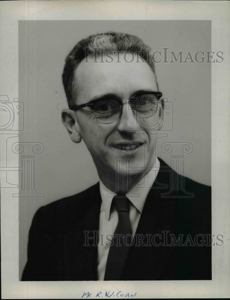 1958 Press Photo Robert Coan The Illuminating Company - nef03443
