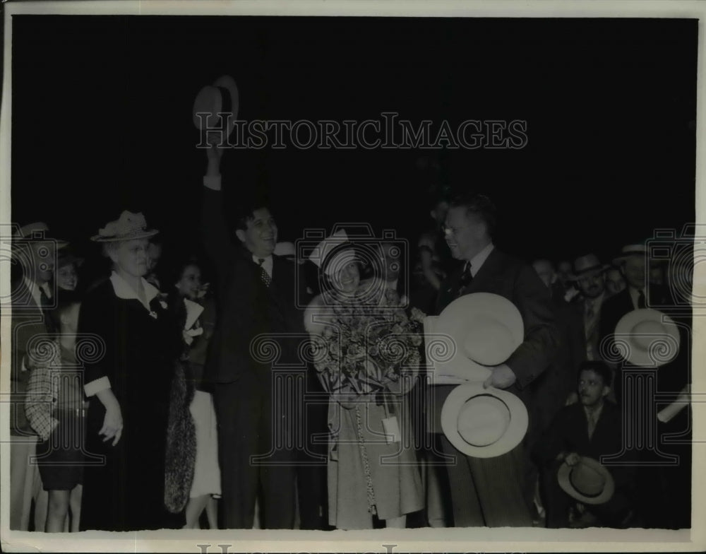 1940 Press Photo Willkie Mrs Willkie &amp; Gov Carr arrive in Colorado Springs