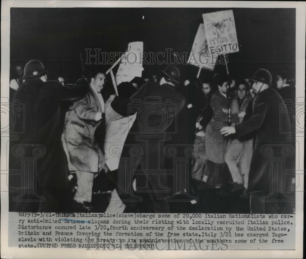 1952 Press Photo Italian police fight rioting Nationalists in Triest - nef03579