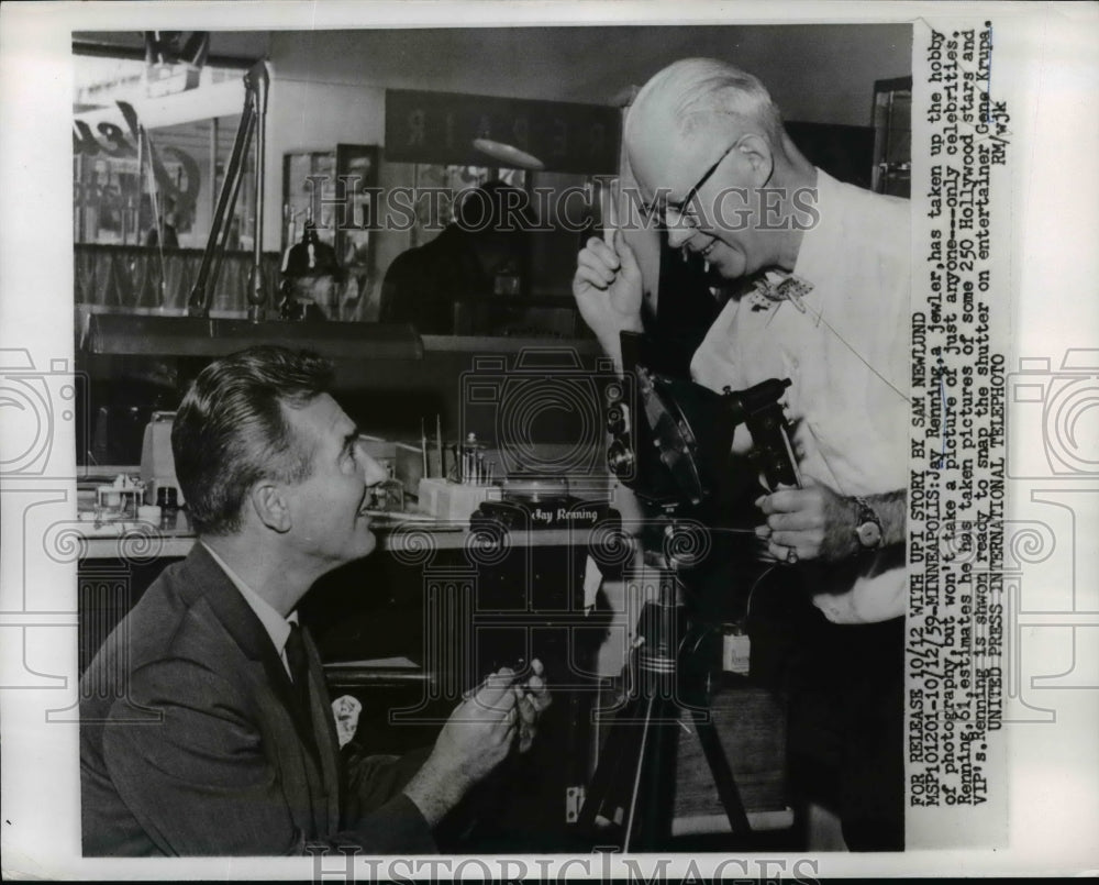1959 Press Photo Jewler Jay Renning takes celebrity photographs as a hobby