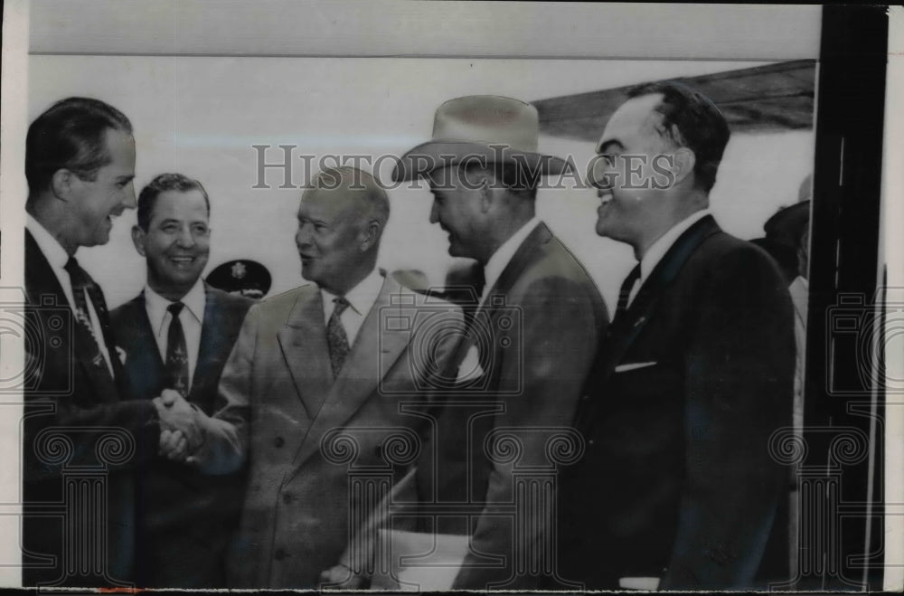 1953 Press Photo President Eisenhower shakes mans hand - nef03833