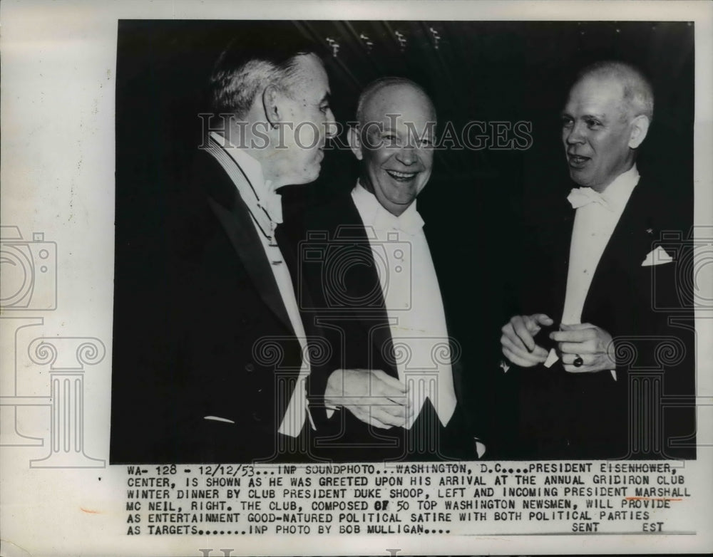 1953 Press Photo President Eisenhower greeted at Grid Iron Club dinner
