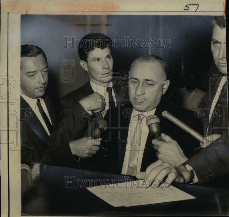 Load image into Gallery viewer, 1963 Press Photo Former Union official Sam Berger booked on perjury charges

