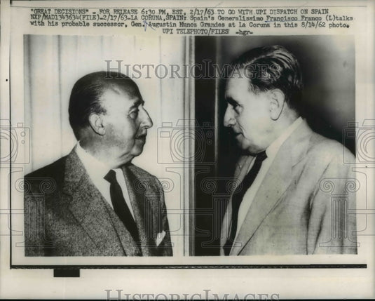 1963 Press Photo Spains Generalissimo Francisco Franco talks with successor