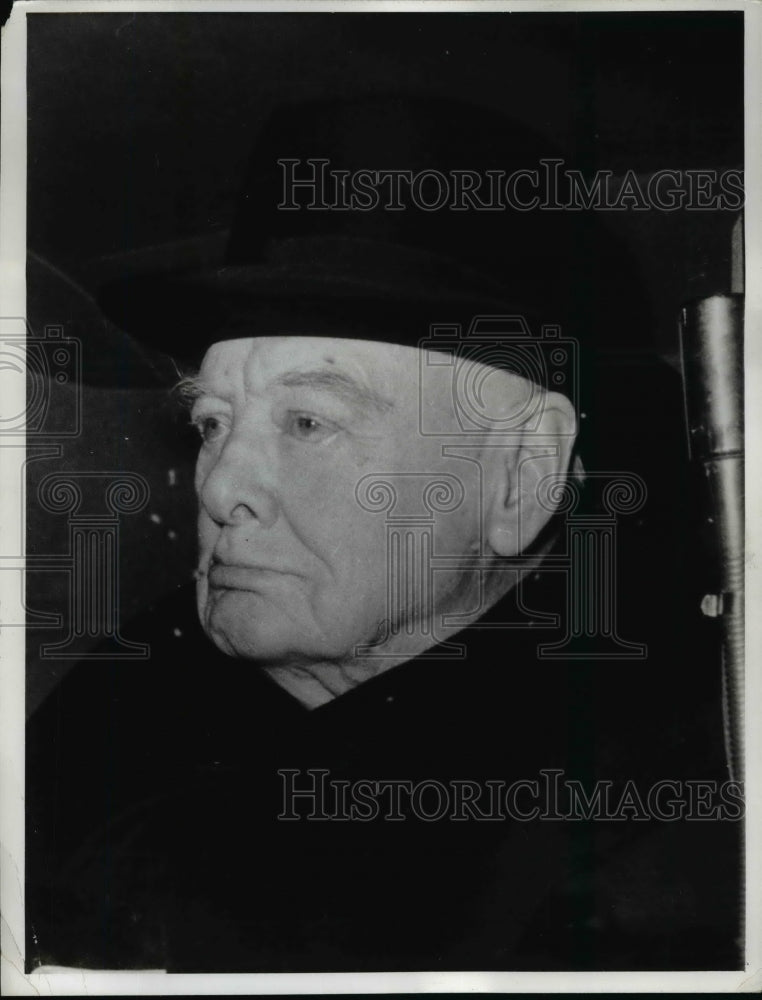 1963 Press Photo Sir Winston Churchill returns to his home after outing- Historic Images