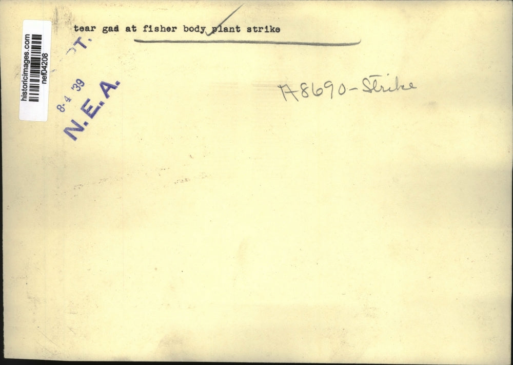 1939 Press Photo Tear gas at Fisher Body Plant strike - nef04208