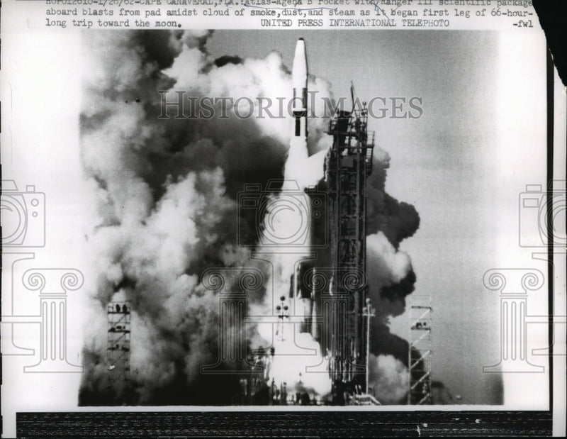 Load image into Gallery viewer, 1962 Press Photo Atlas-Agena rocket takes off from Cape Canaveral - nef04288
