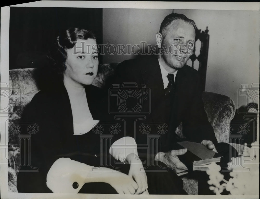 1935 Press Photo Former Army Captain Harold K. Coulter & Wife - nef04418