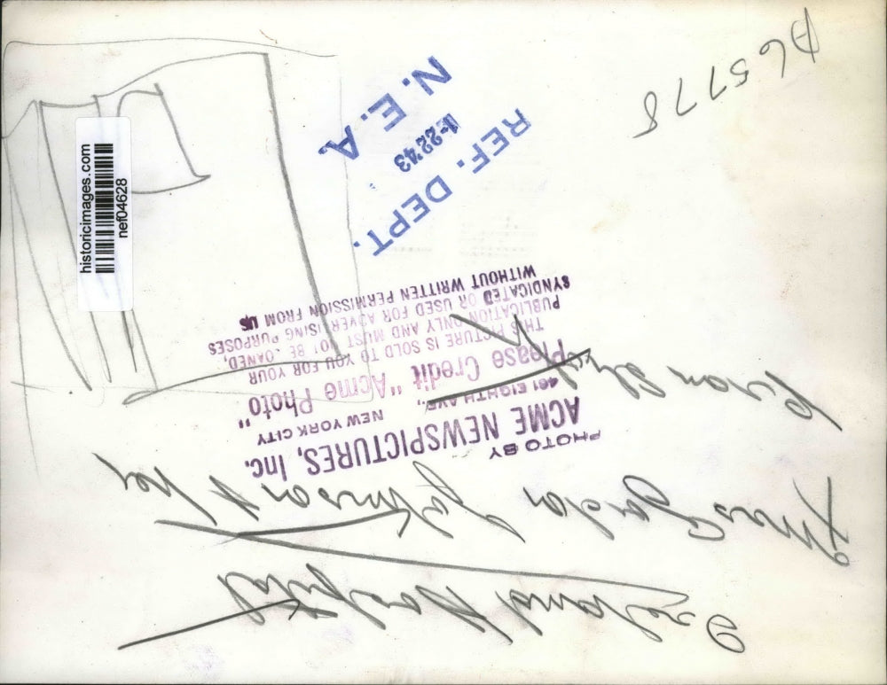 1943 Press Photo Mobile Canteen at Ireland Hospital with Mrs. Gordon