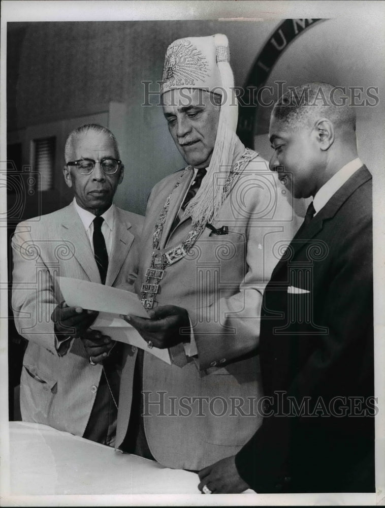 1960 Press Photo Judy Perry Jackson, Hon.Hodson R.Reynolds and John O. Holly