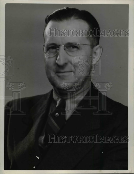 1940 Press Photo Clayton H. Cox of International Harvest Co.Inc - nef04759