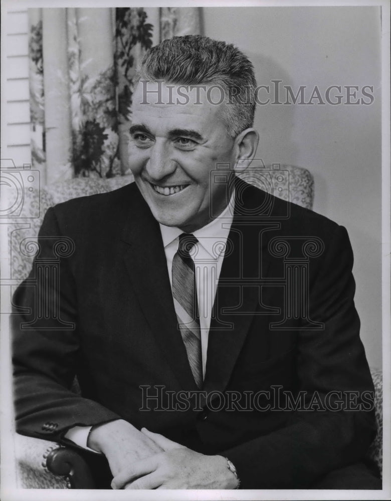 1965 Press Photo Capt. Lewis Coffey of Rustic Road - nef04898