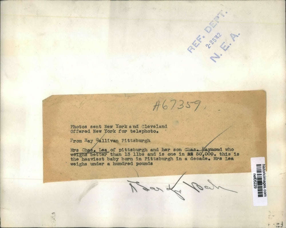 1942 Press Photo Mrs. Charles Lea After Giving Birth to 13-Pound Baby Pittsburgh