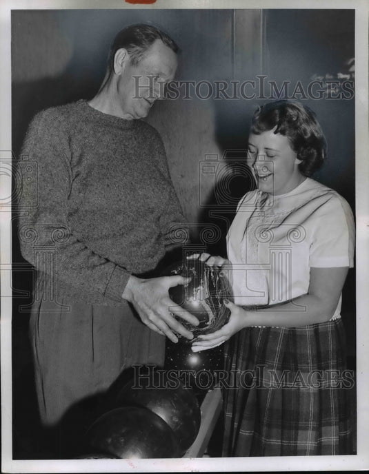 1960 Press Photo W.D. Stouffer, Nancy Nurrenbrock Holding Bowling Ball- Historic Images