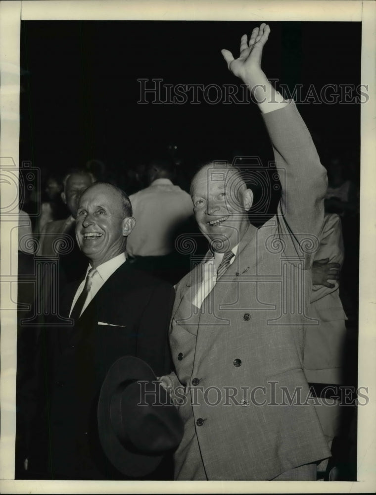 Load image into Gallery viewer, 1956 Press Photo President Eisenhower, Alfred Gruenther Waving to Spectators
