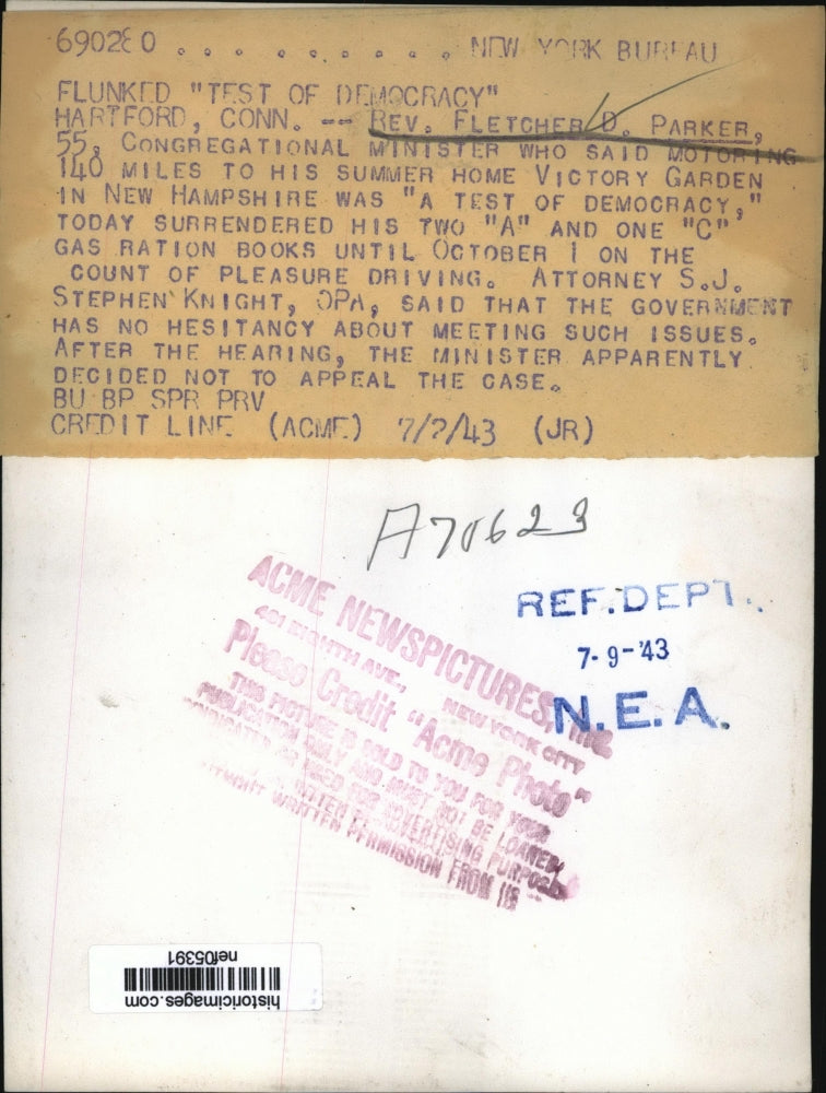 1943 Press Photo Reverend Fletcher D. Parker During Gas Usage Trial - nef05391