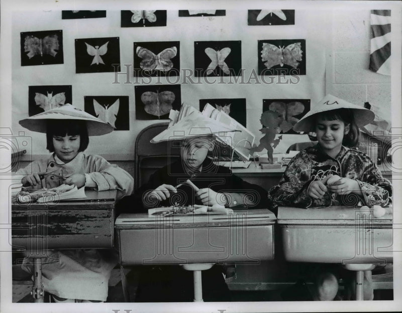 Load image into Gallery viewer, 1951 Press Photo Japanese Dinner Prepared by Kids Albion School in N. Royalton
