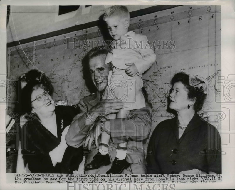 Load image into Gallery viewer, 1953 Press Photo Maj. Gen. William F. Dean on his arrival from Honolulu
