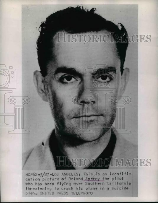 1952 Press Photo Pilot Rolan Sperry Threatens to Crash Plane in Southern CA