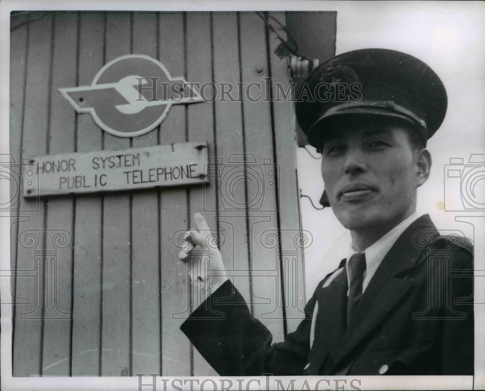 1952 Press Photo Japanese Public Phone Booth Operated on Honor System- Historic Images